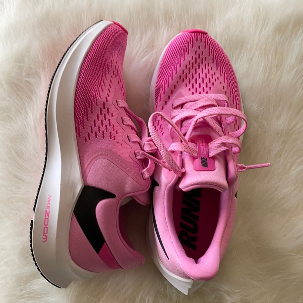 Nike zoom windflo running shoes